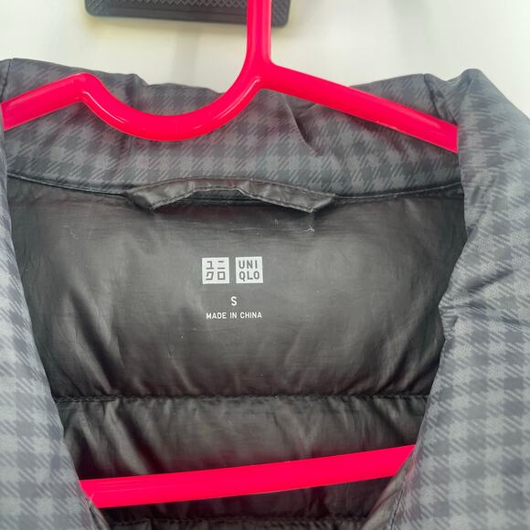 UNIQLO Puffer Jacket Size Small Check Lightweight Men's 90% Down Fill Gray/Black - Picture 3 of 16